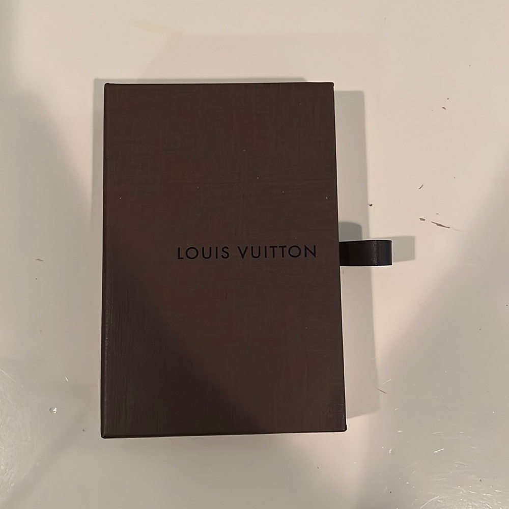 Louis Vuitton box